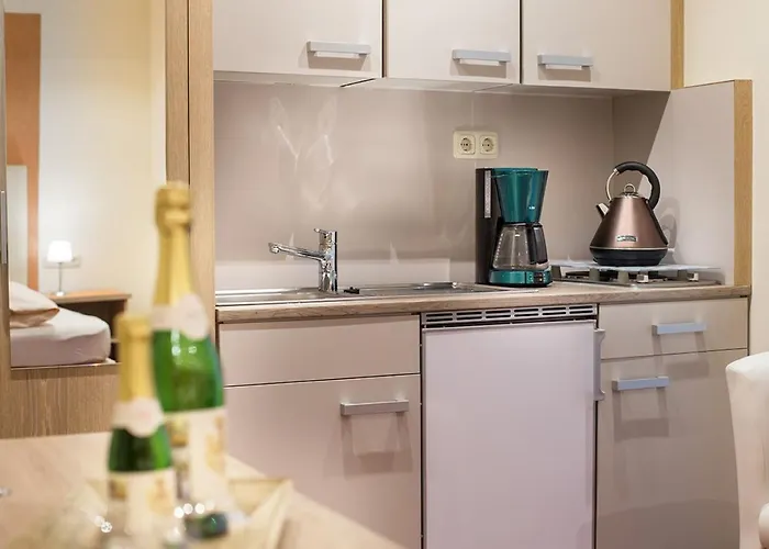 Zur Post 3*